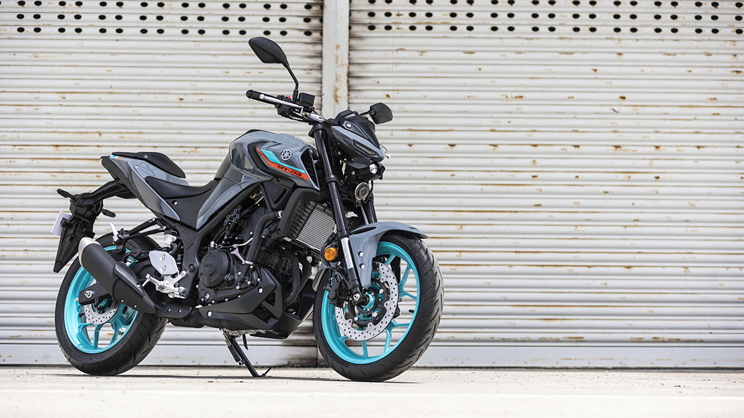 Yamaha MT-03 Right Front Three Quarter