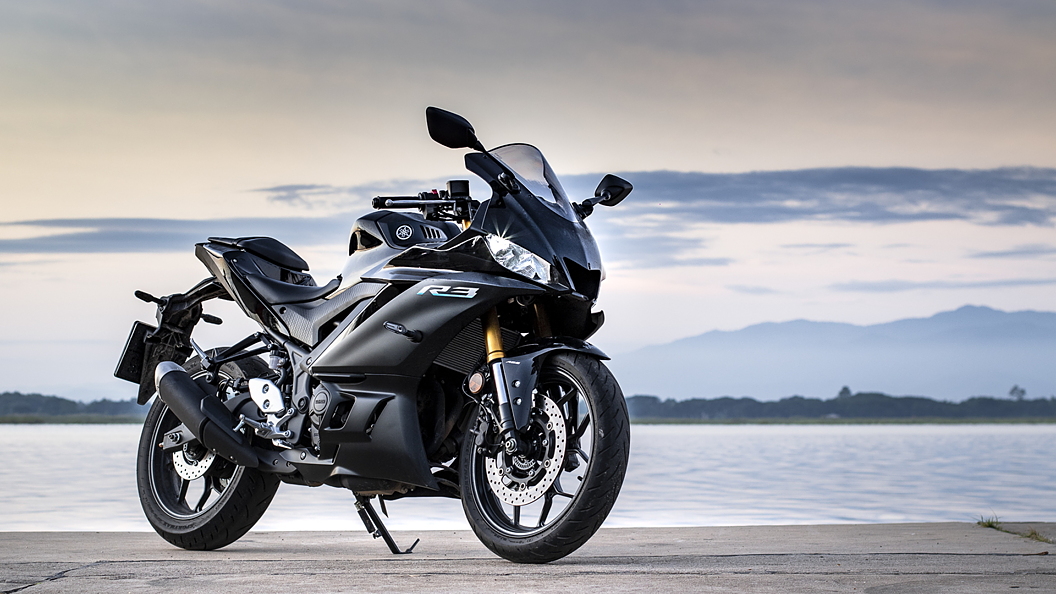 Yamaha YZF-R3 Model Image