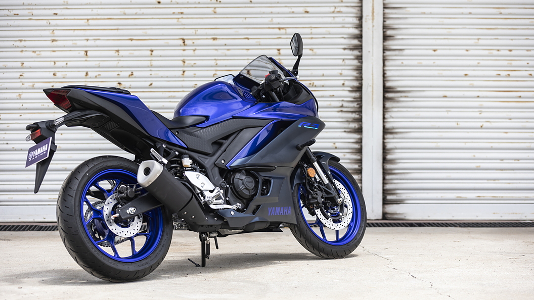 Yamaha YZF-R3 Right Rear Three Quarter